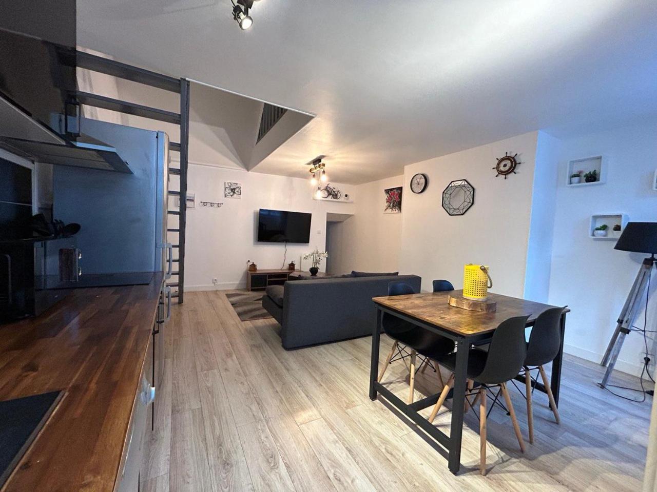 Appartamento La Casa Tres - Cosy In The Very Centre Port Cherbourg-en-Cotentin Esterno foto
